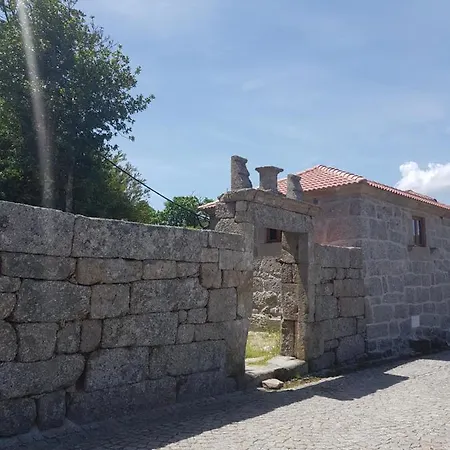 Casa Da Relva Inspirada Em Harry Potter Vila Lamego Exterior foto